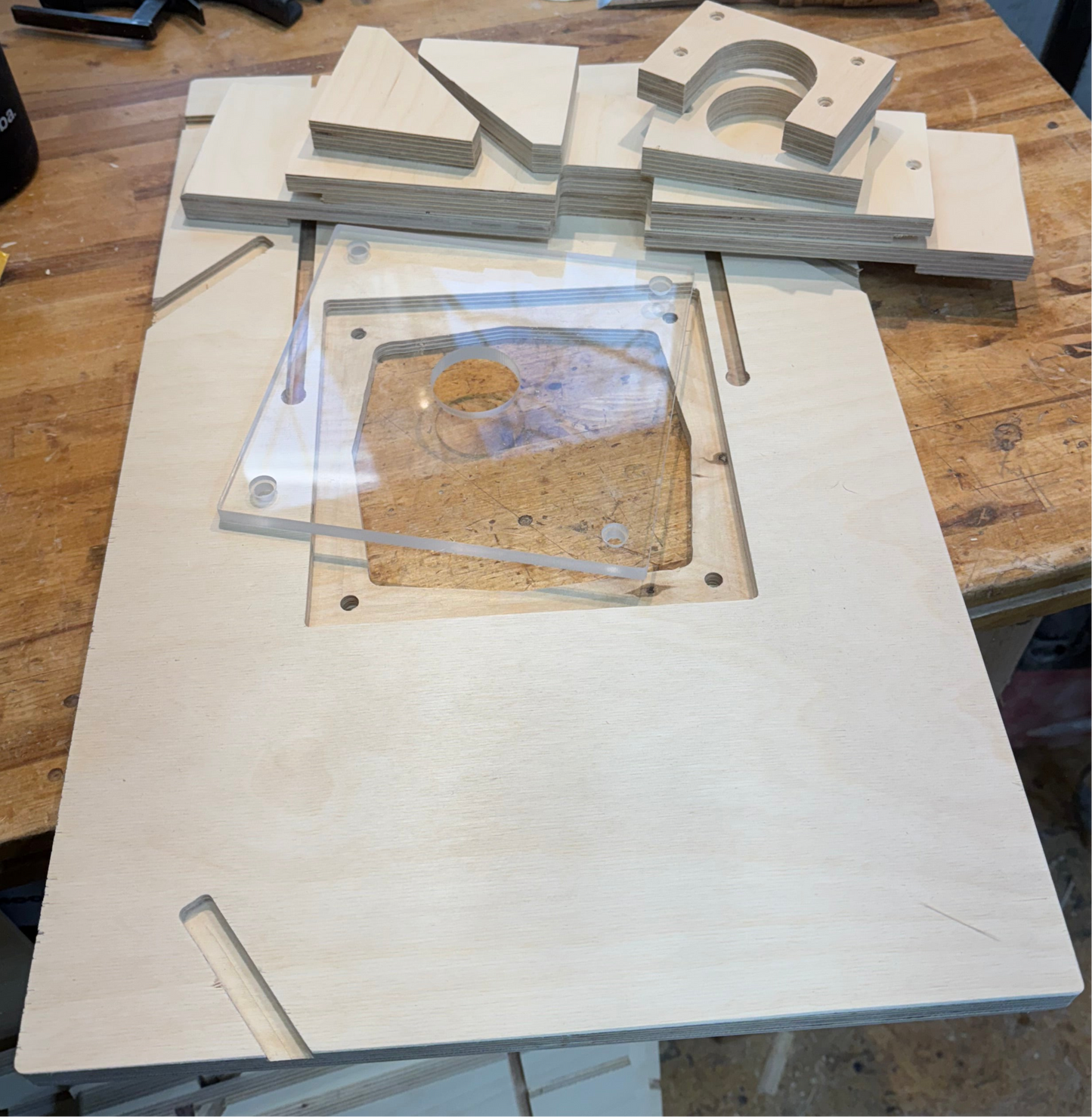 Router table and fence for full sized router - Small shop version