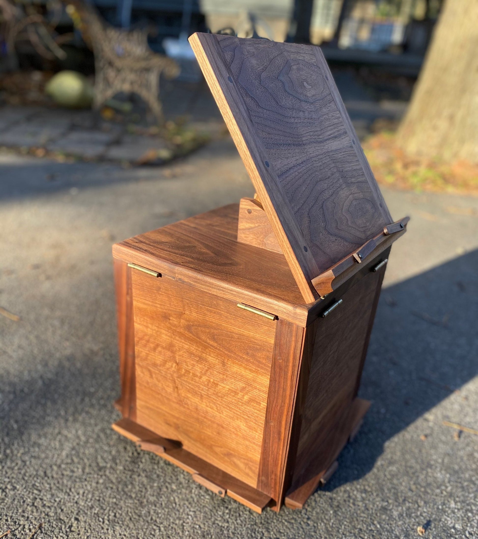 Jefferson Bookstand – Elegant Wood Design by Newman Specials
