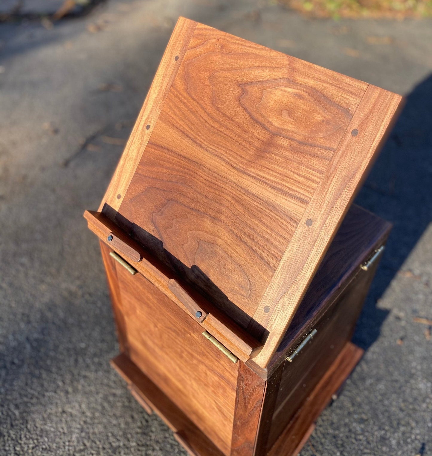 Jefferson Bookstand – Elegant Wood Design by Newman Specials