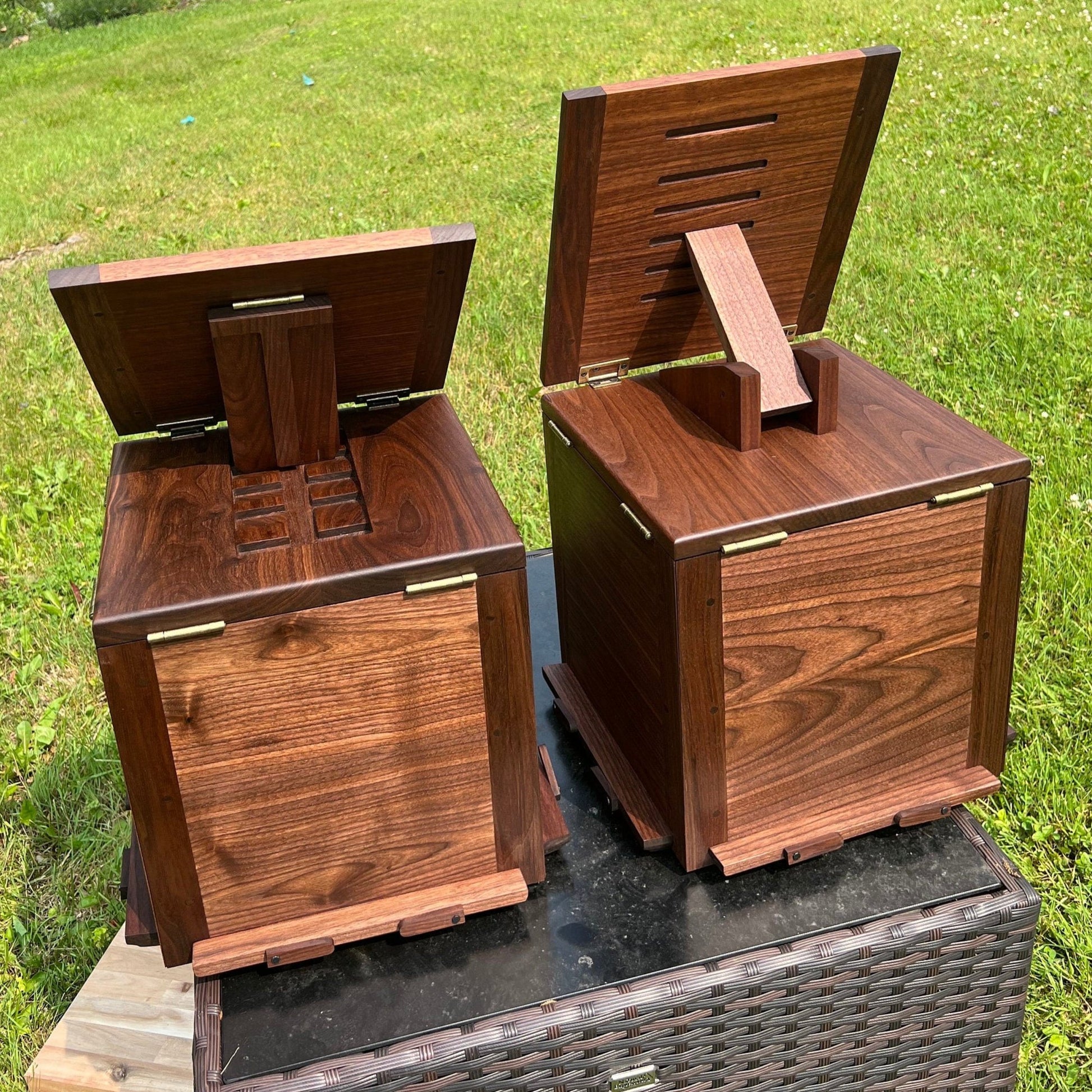 Jefferson Bookstand – Elegant Wood Design by Newman Specials