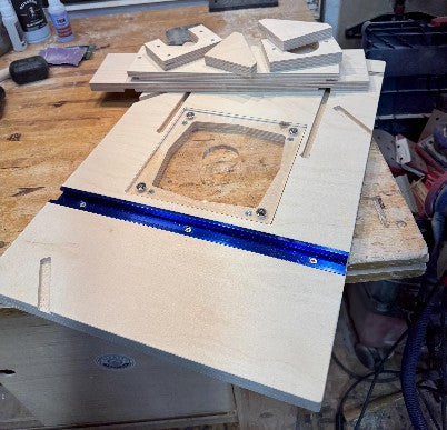 Router table and fence for full sized router - Small shop version